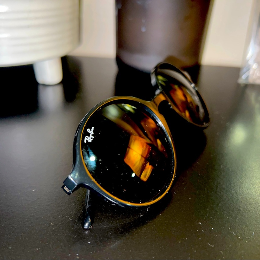 Black Ray-Ban Sunglasses